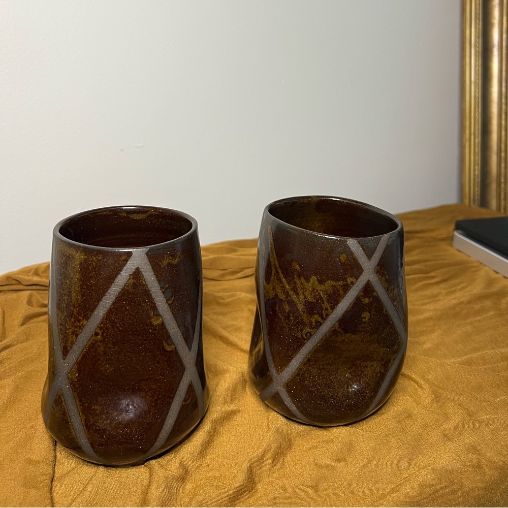 Vases (2) Brown - Picture 4 of 14